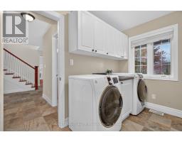 Bathroom - 77 Lankin Avenue, Bracebridge), ON P1L2H1 Photo 16