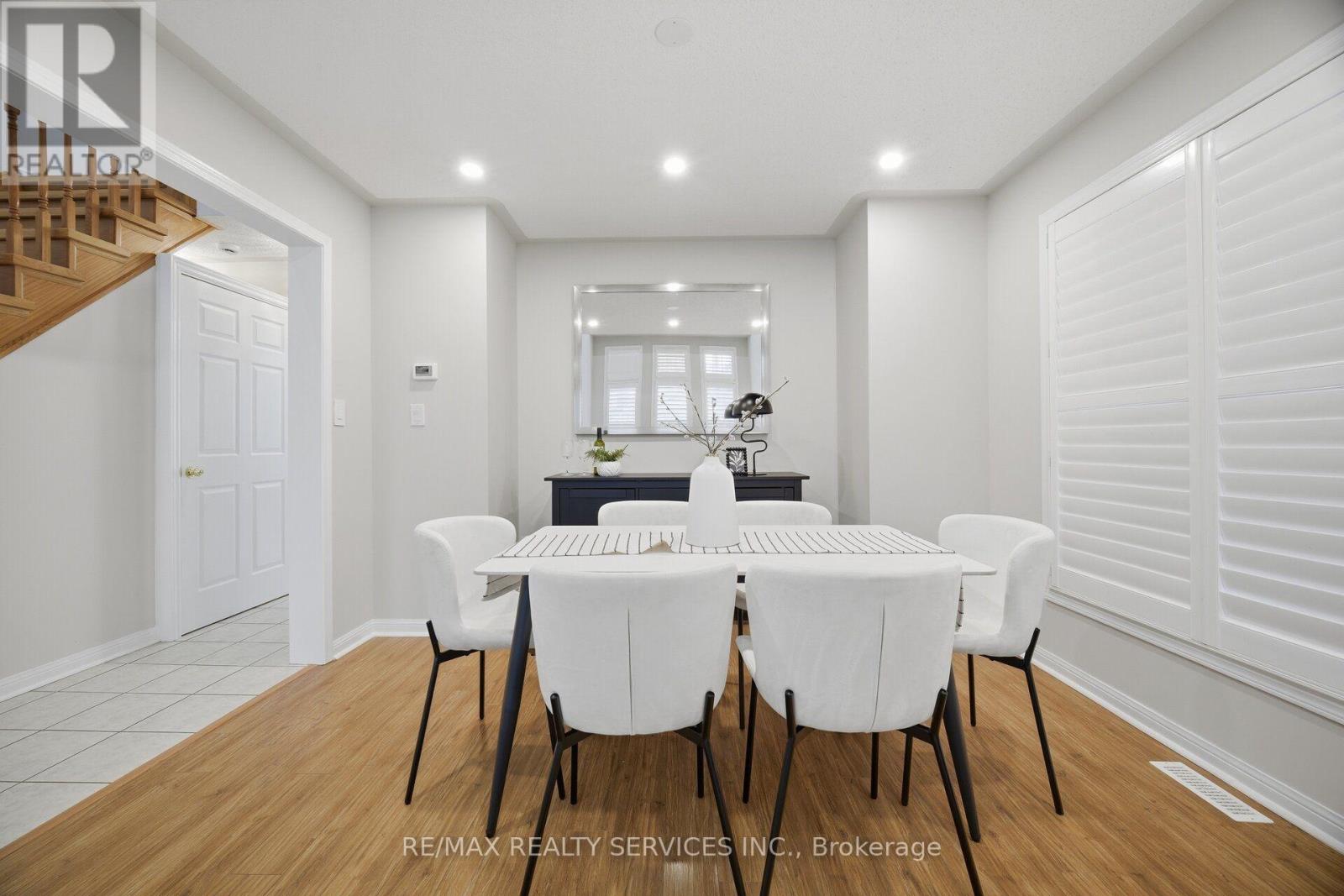881 Lancaster Boulevard, Milton, ON photo 16