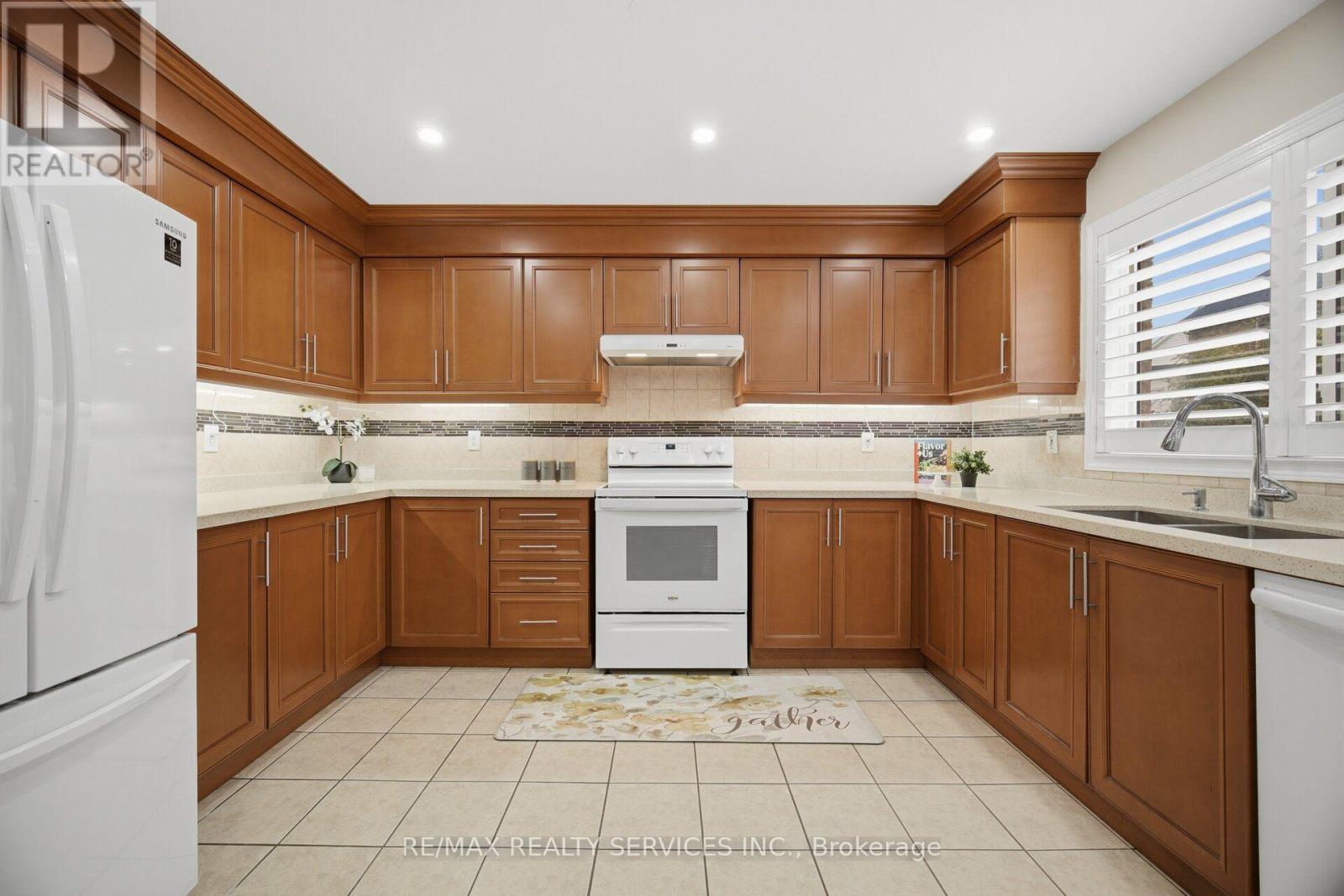 881 Lancaster Boulevard, Milton, ON photo 23