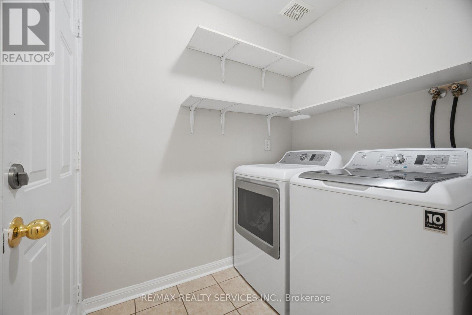 881 Lancaster Boulevard, Milton, ON photo 24