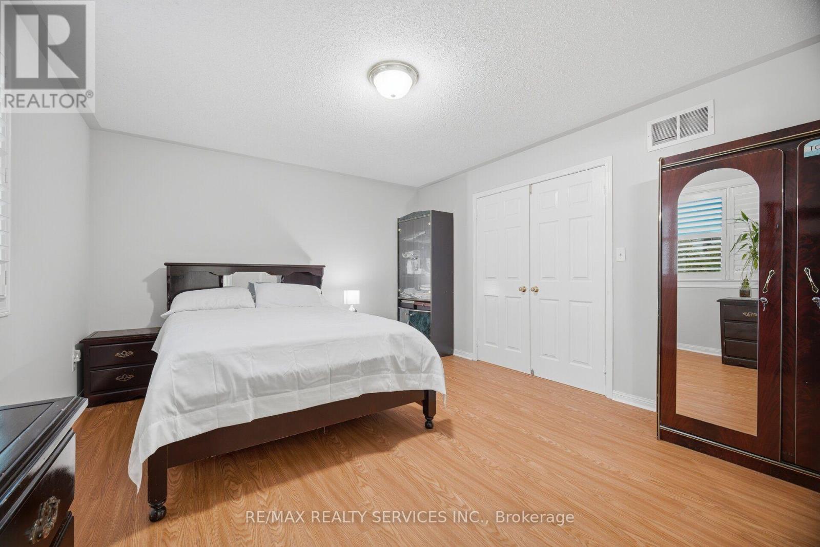 881 Lancaster Boulevard, Milton, ON photo 29