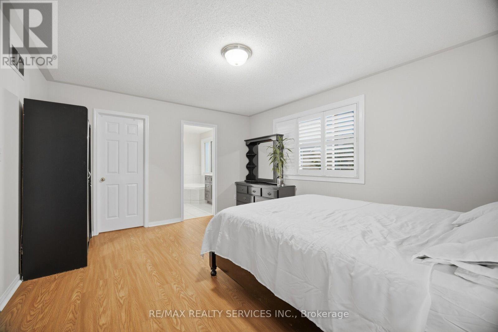 881 Lancaster Boulevard, Milton, ON photo 30