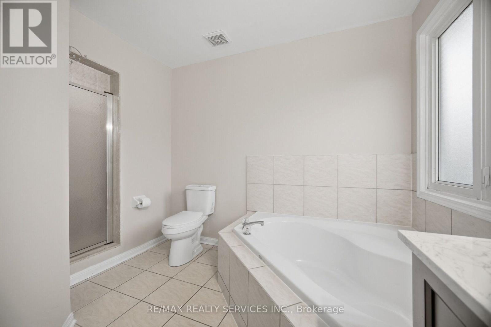 881 Lancaster Boulevard, Milton, ON photo 32