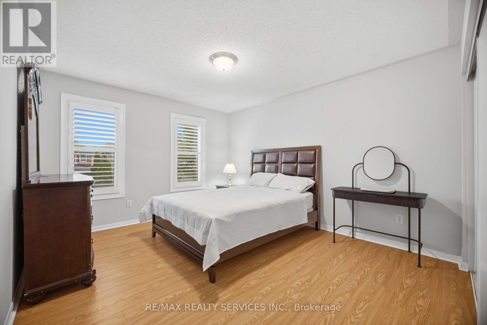 881 Lancaster Boulevard, Milton, ON photo 36