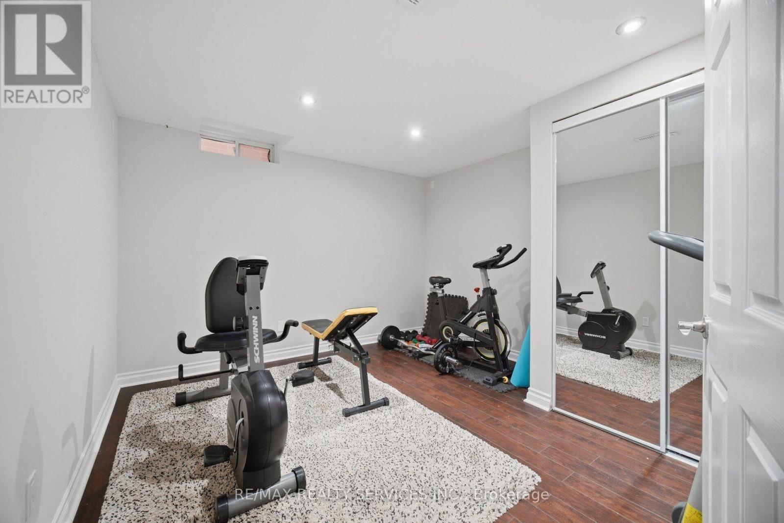 881 Lancaster Boulevard, Milton, ON photo 47