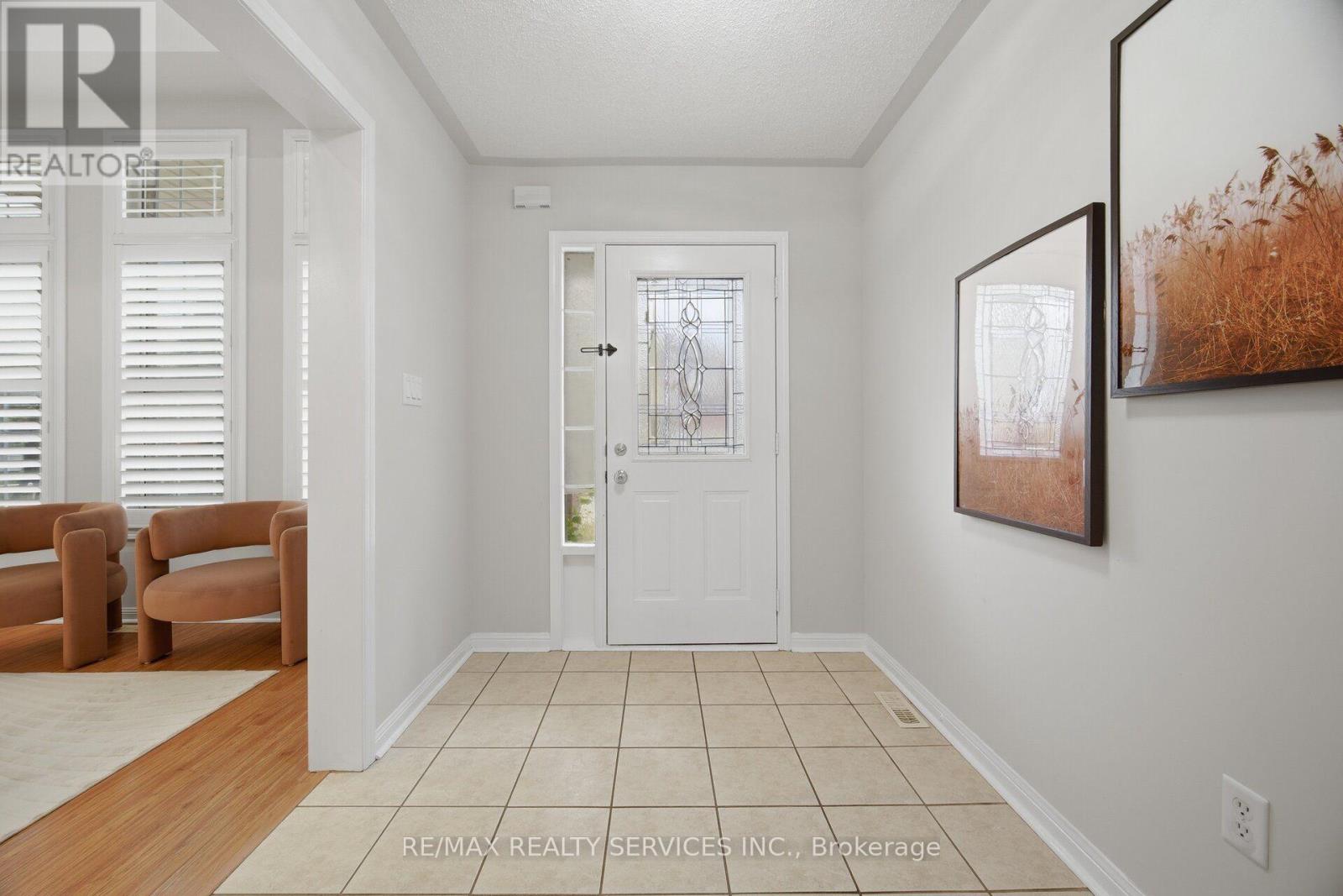 881 Lancaster Boulevard, Milton, ON photo 9