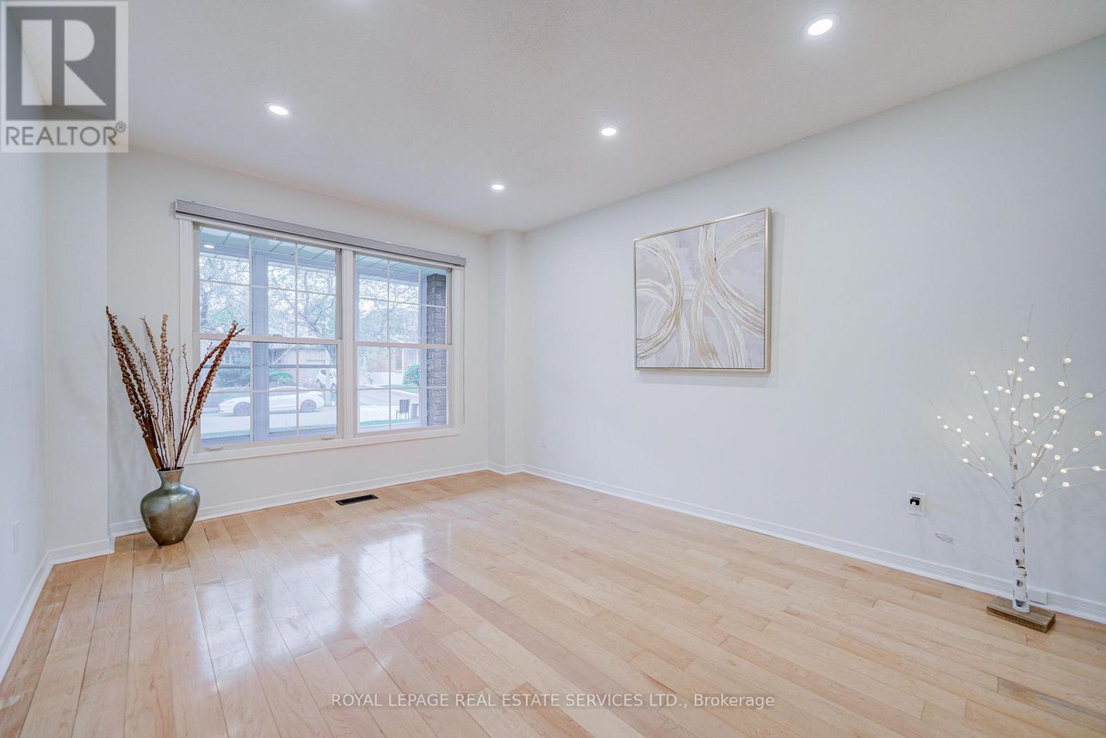 796 Buckingham Court, Mississauga, ON photo 5