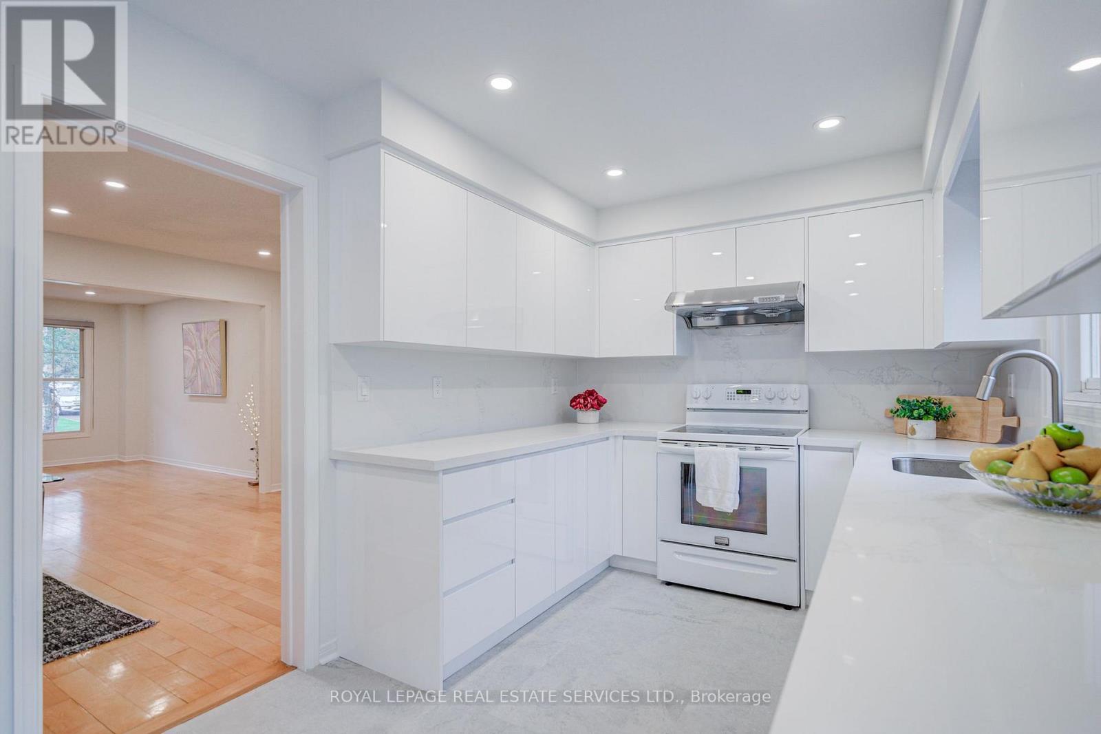 796 Buckingham Court, Mississauga, ON photo 9