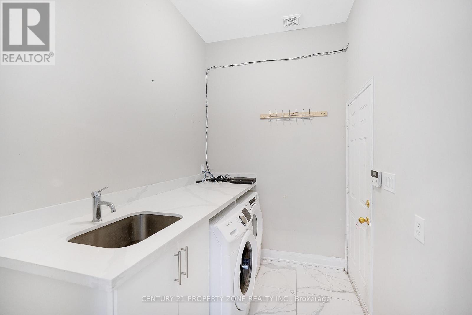 3 FRESHSPRING DRIVE - 24