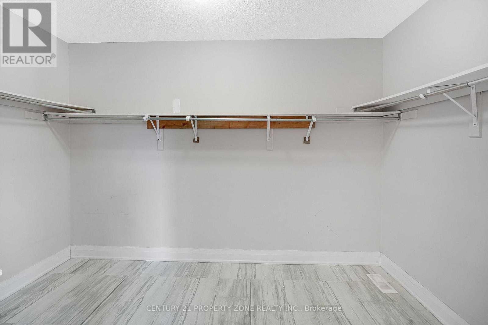 3 FRESHSPRING DRIVE - 31
