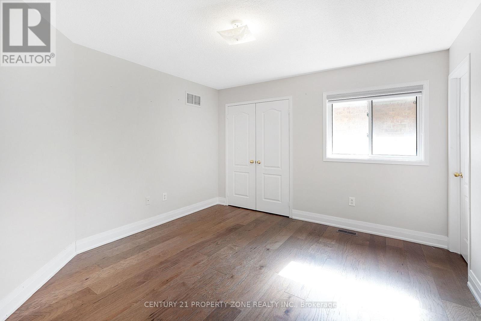3 FRESHSPRING DRIVE - 32