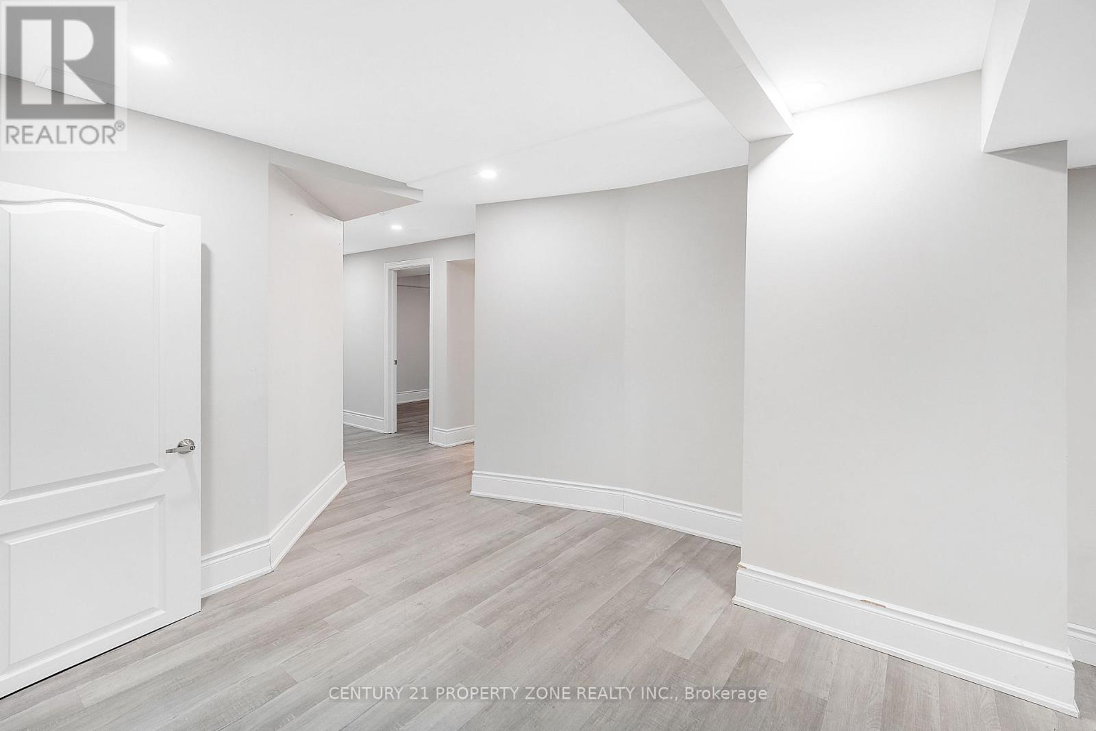 3 FRESHSPRING DRIVE - 48