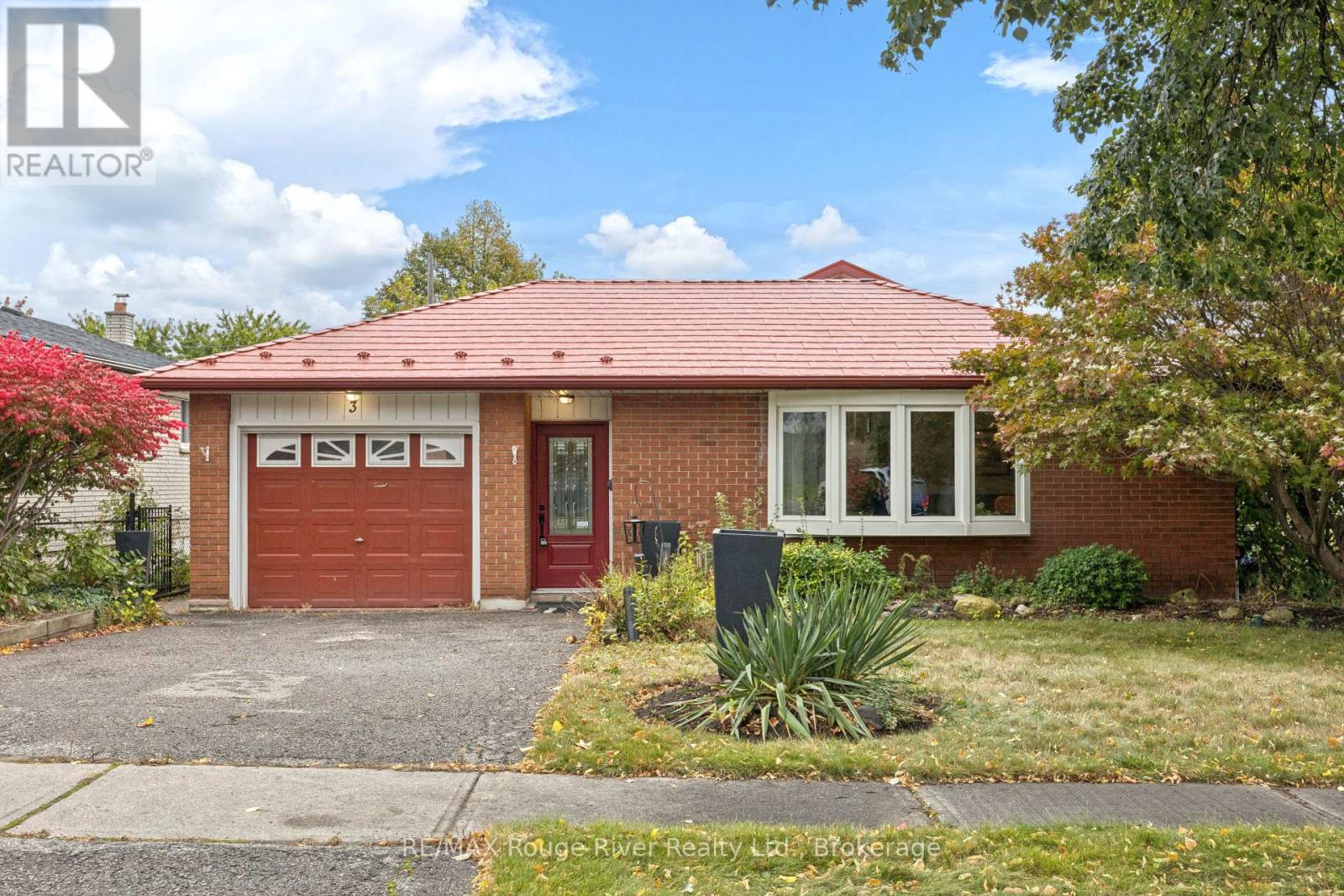3 Heatherwood Road — photo 2