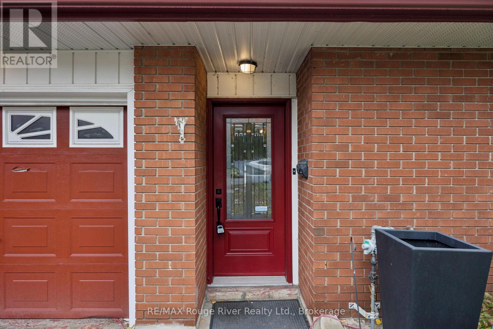 3 Heatherwood Road — photo 3