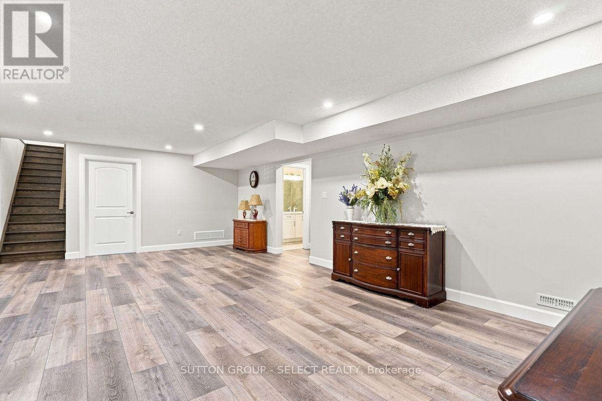 2671 Kettering Place — photo 35