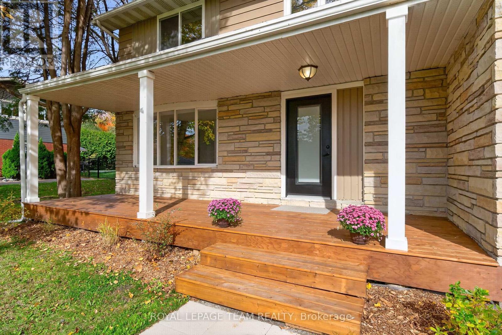 120 Glenncastle Drive — photo 12