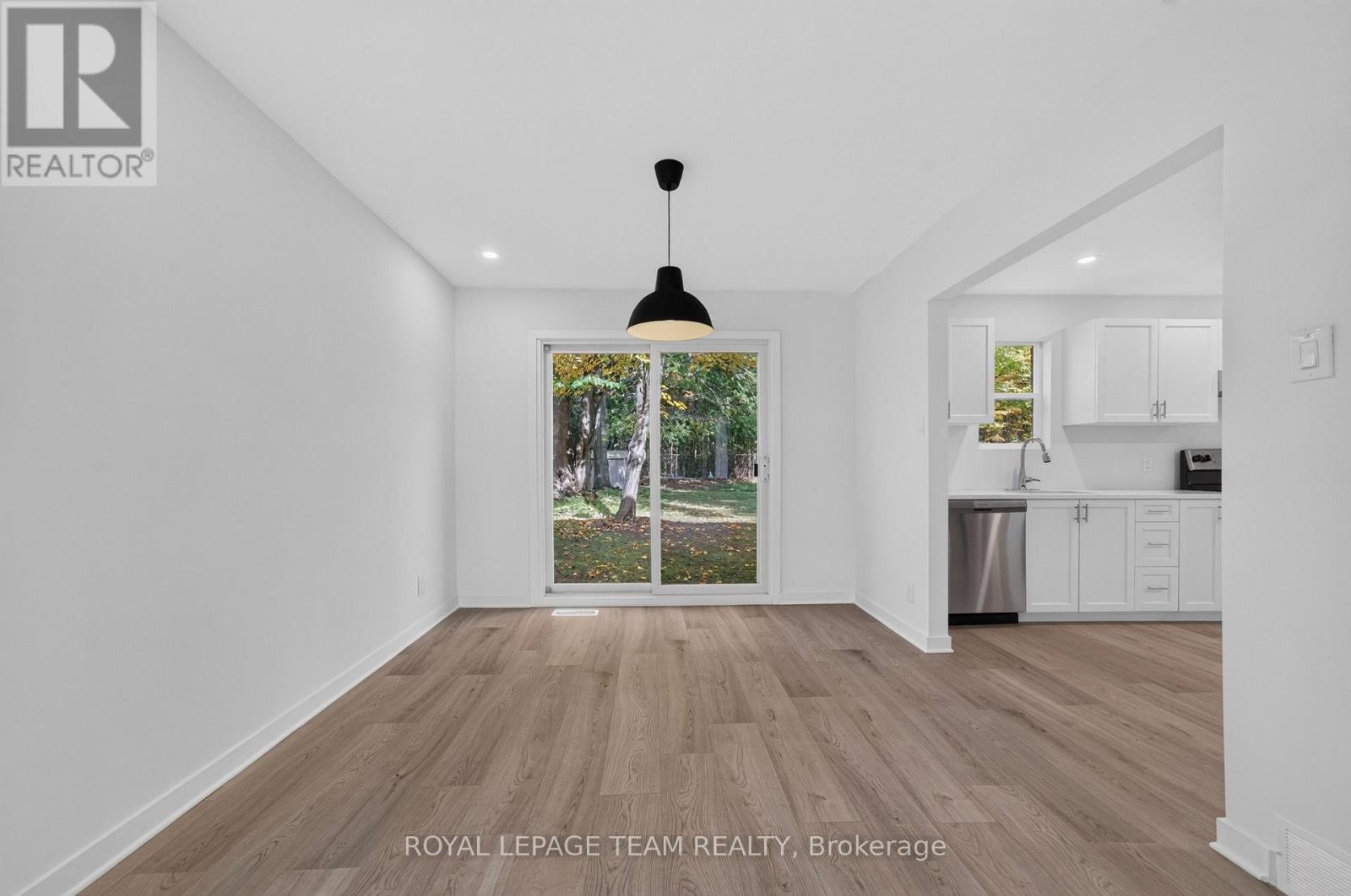 120 Glenncastle Drive — photo 28