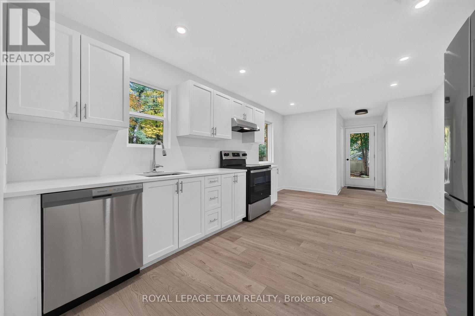120 Glenncastle Drive — photo 31