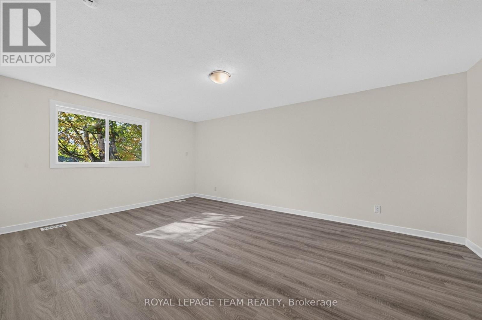 120 Glenncastle Drive — photo 36