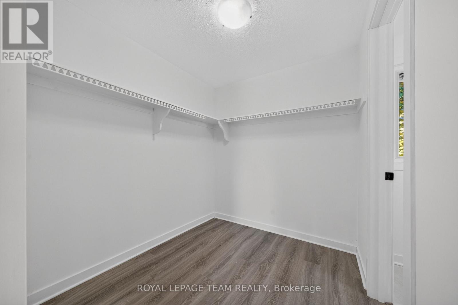 120 GLENNCASTLE DRIVE - 38