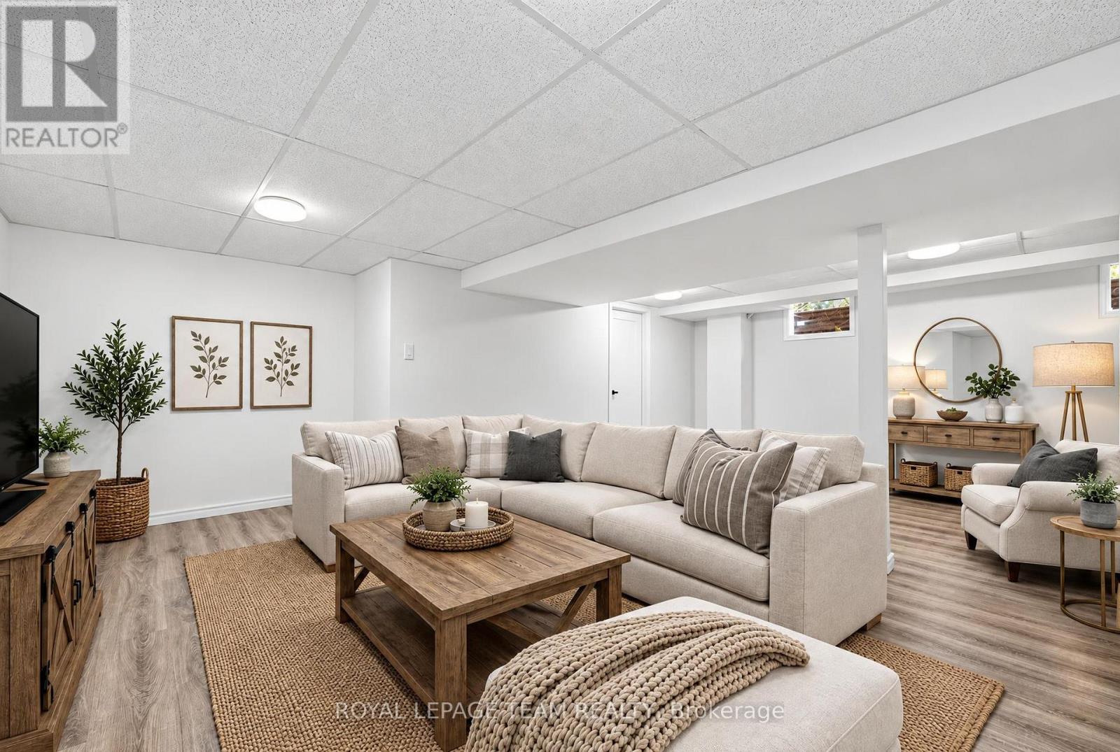 120 GLENNCASTLE DRIVE - 44