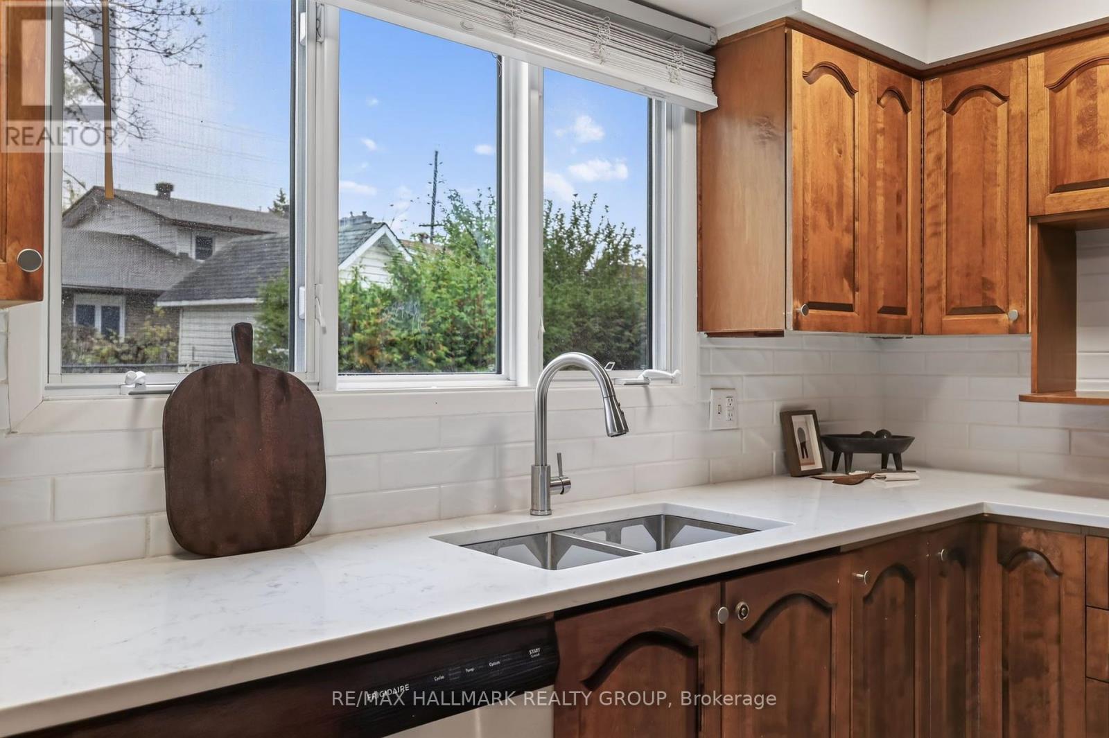 1038 ARNOT ROAD - 10