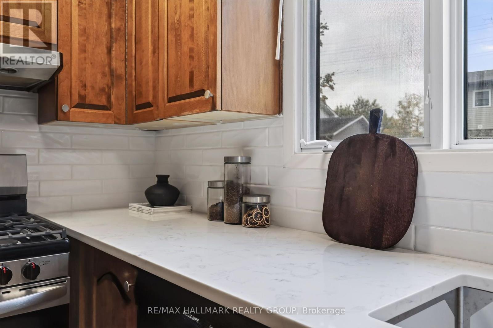 1038 ARNOT ROAD - 11