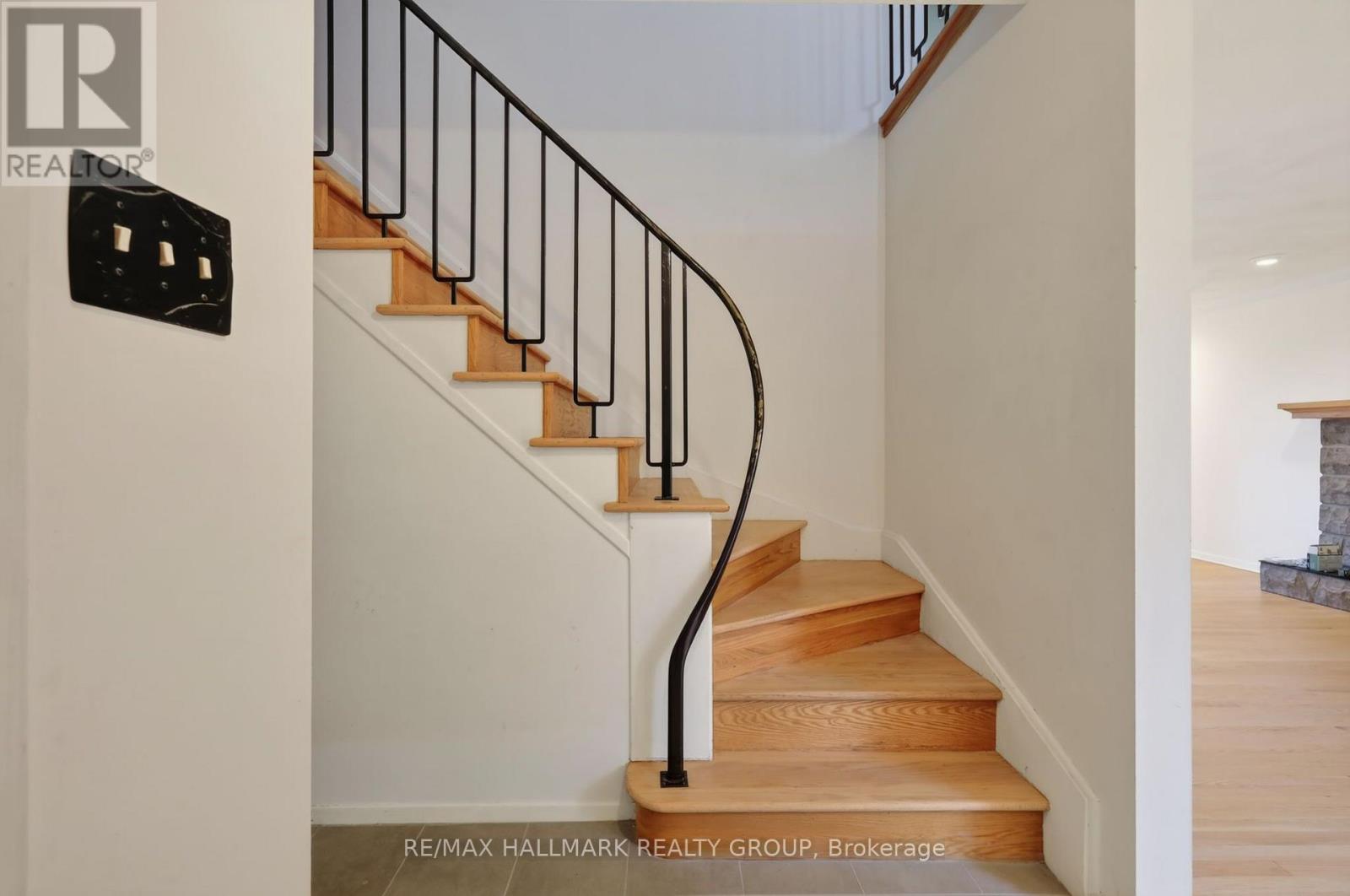 1038 ARNOT ROAD - 4