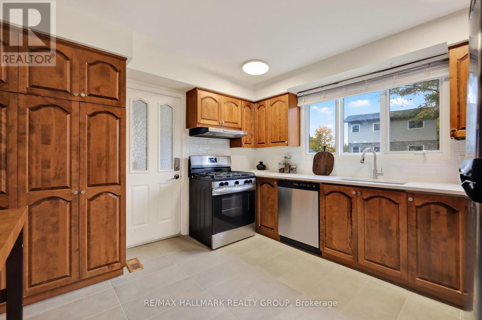 1038 ARNOT ROAD - 7