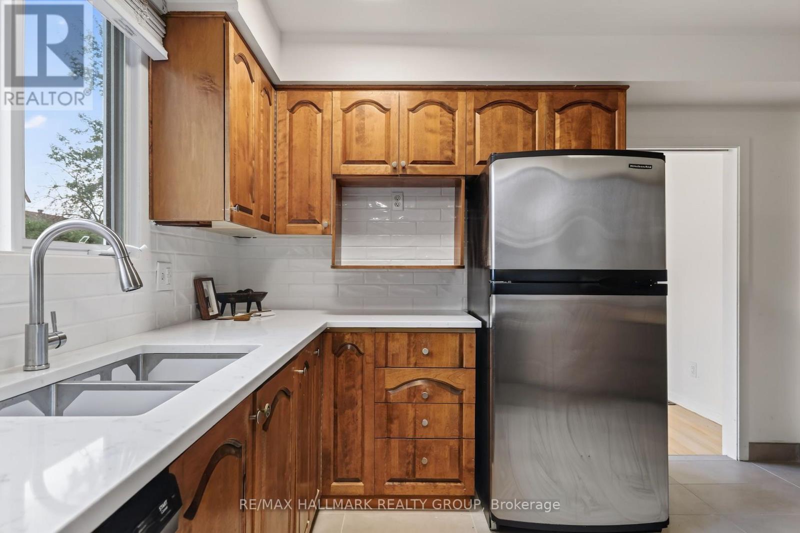 1038 ARNOT ROAD - 9