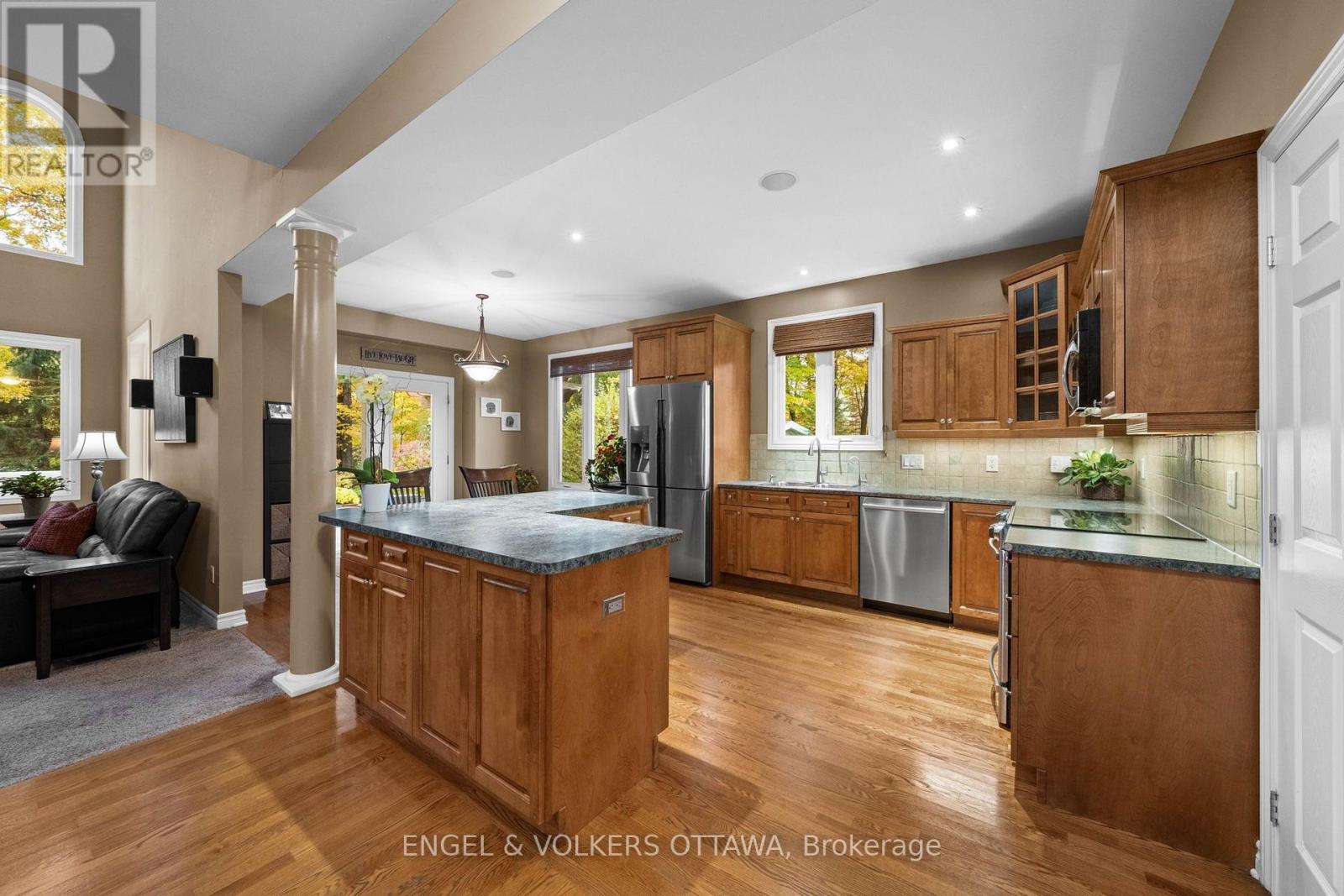 1629 SHAUNA CRESCENT - 11