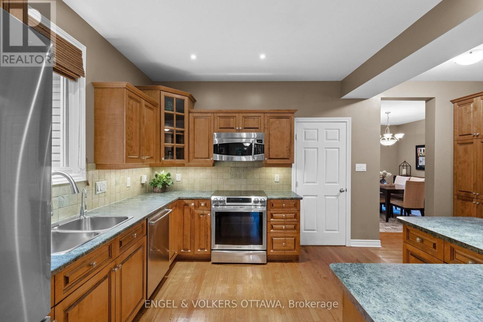 1629 SHAUNA CRESCENT - 8