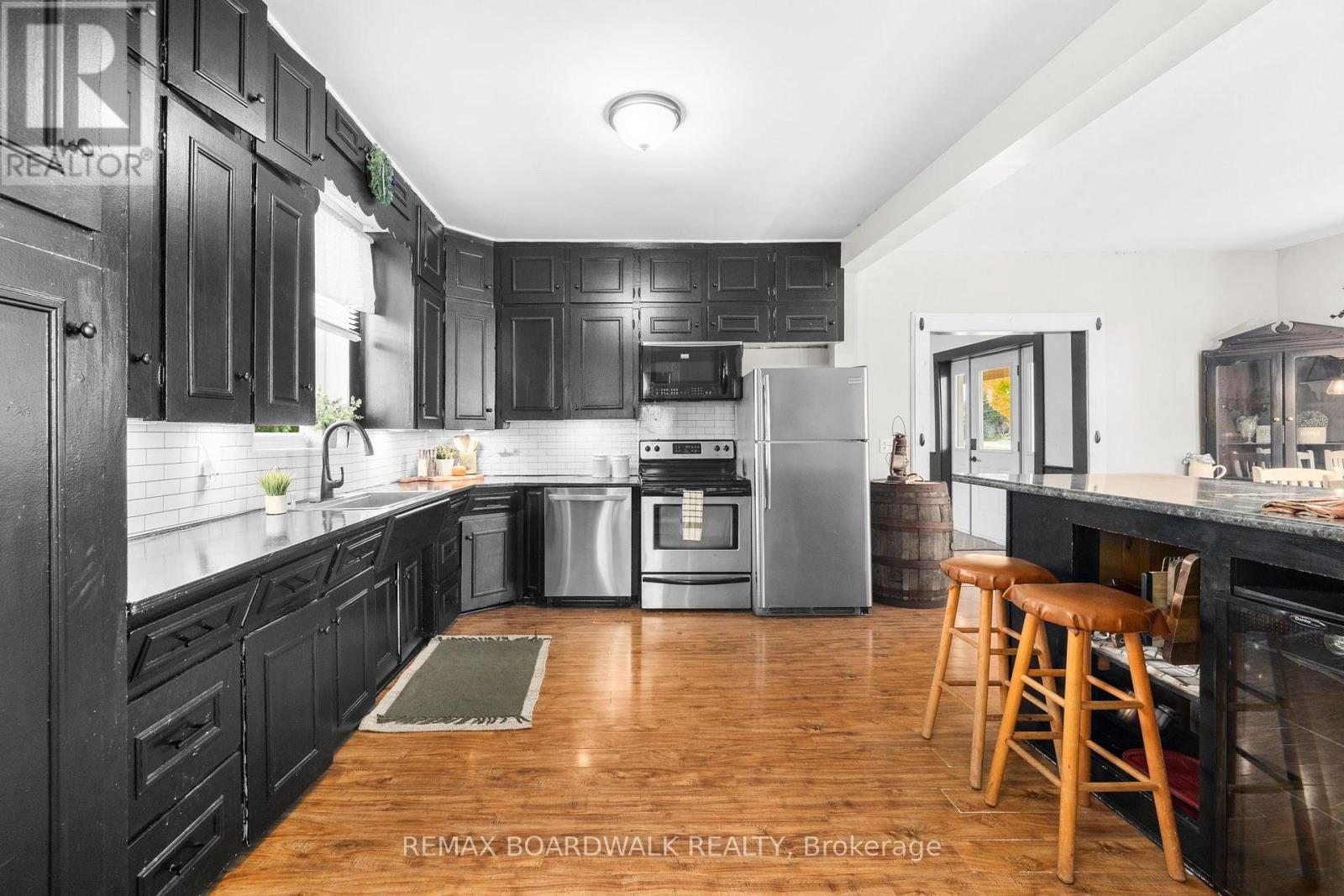 526 Kelford Drive — photo 16