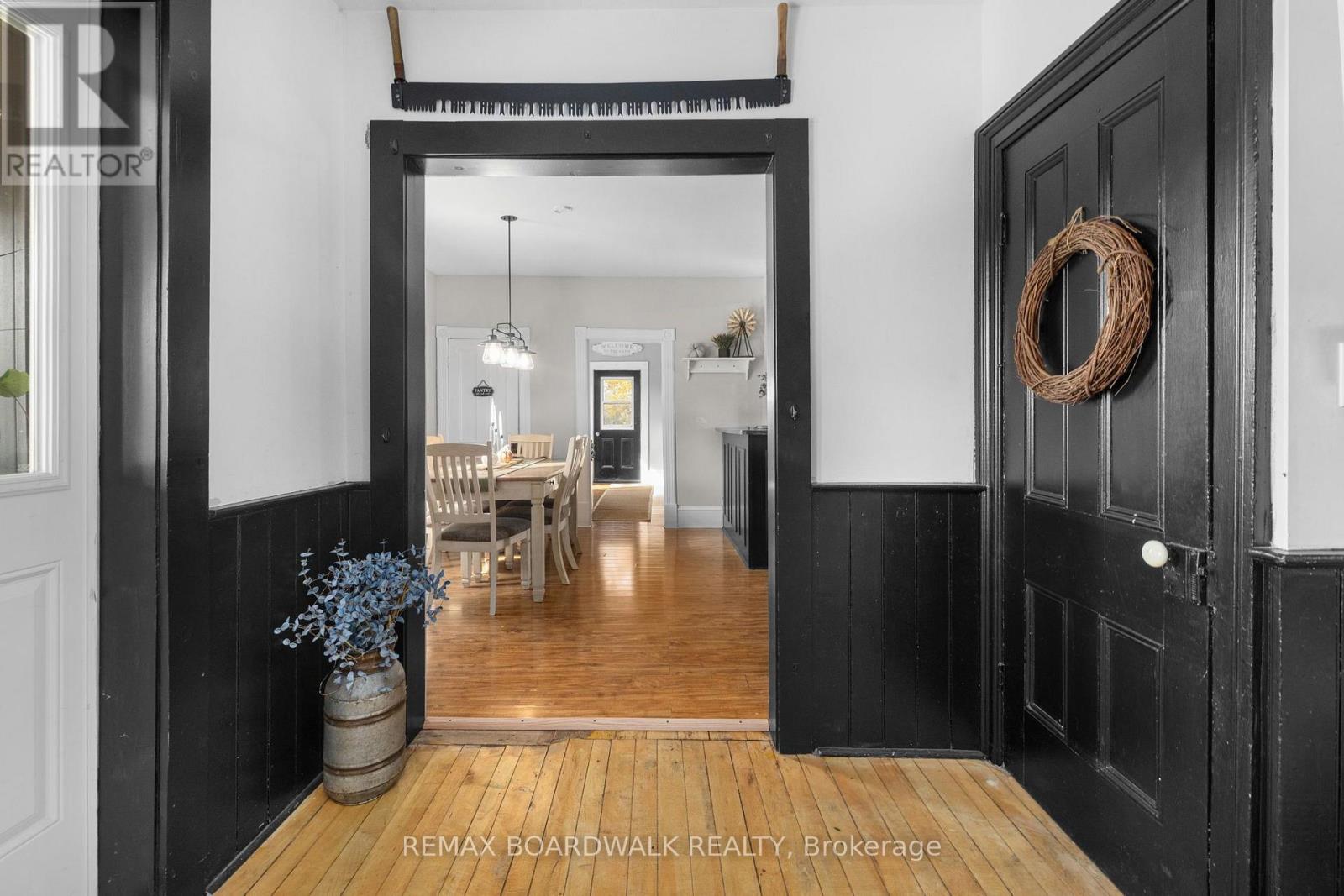 526 Kelford Drive — photo 8