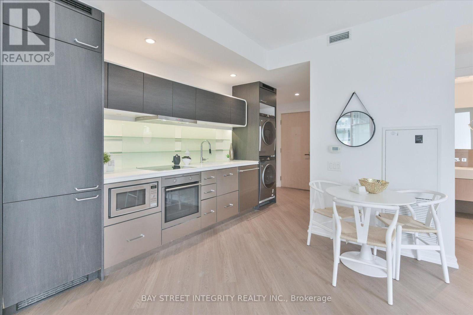 802- 45 Charles Street East, Toronto, ON photo 6