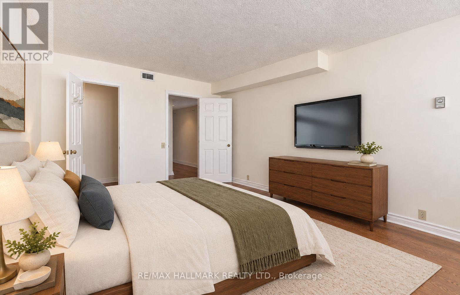1177 Yonge Street — photo 2