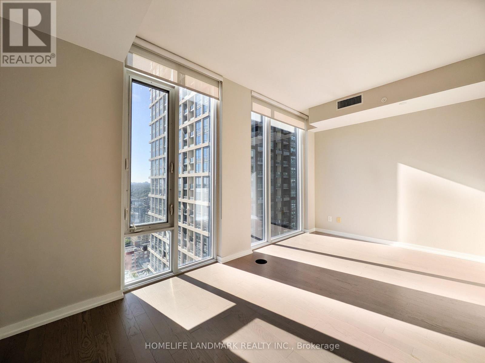 101 Peter Street — photo 7