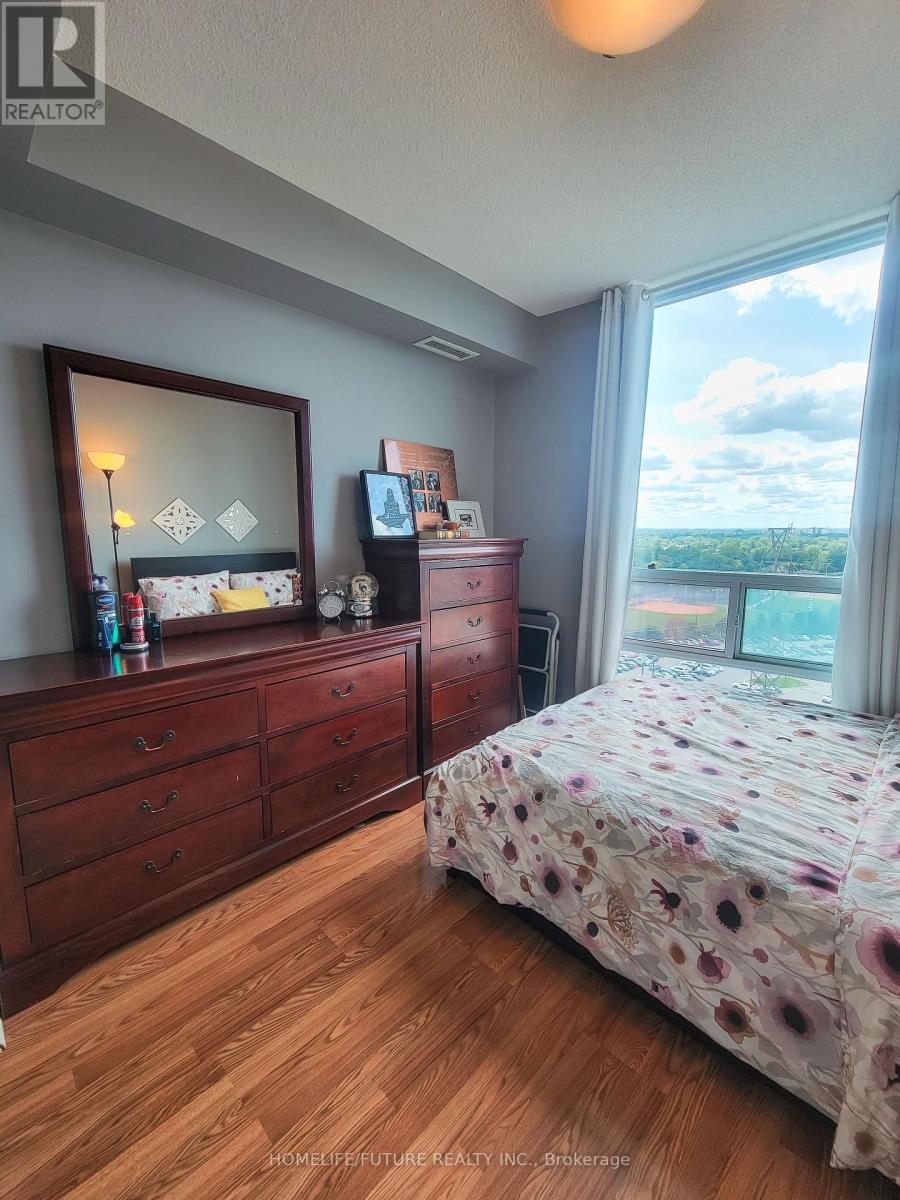 5740 Yonge Street — photo 10