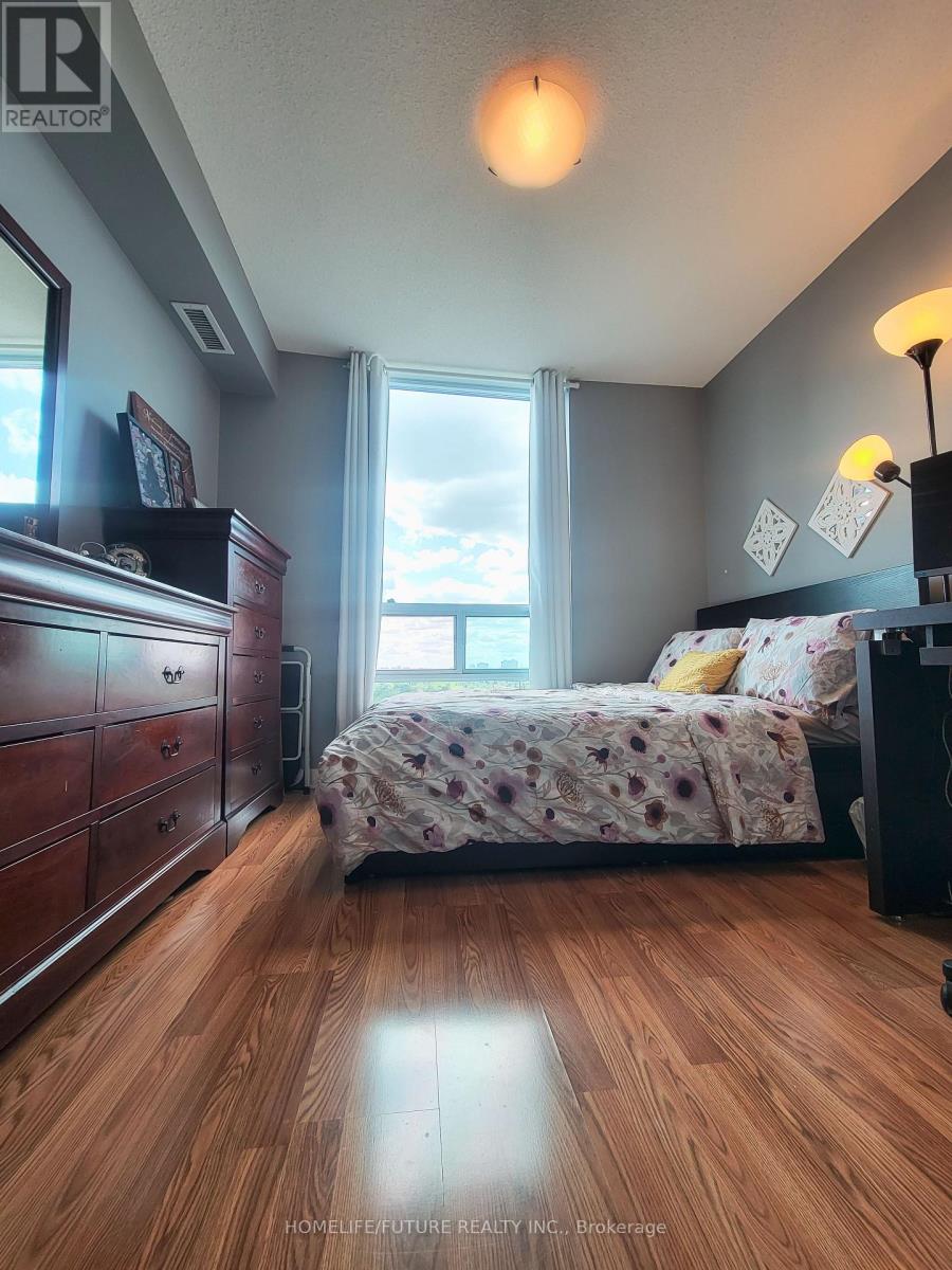 5740 Yonge Street — photo 11