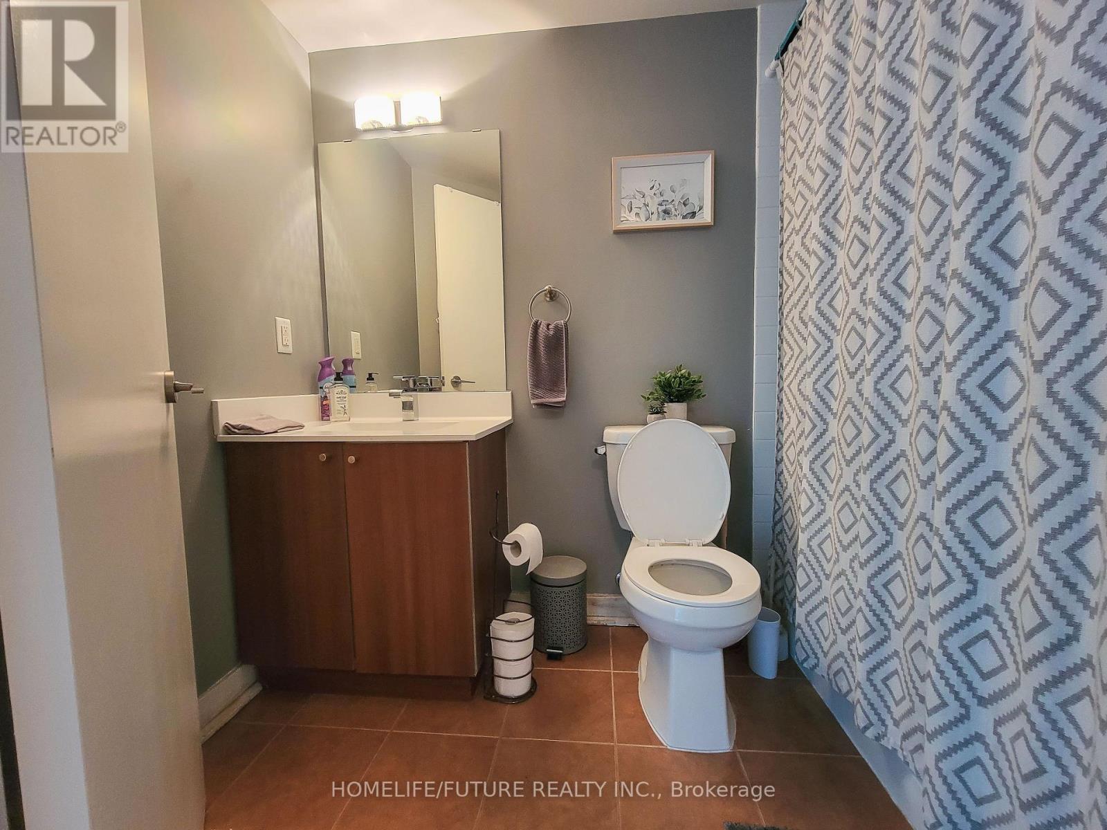 5740 Yonge Street — photo 23