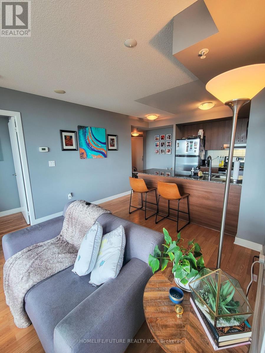 5740 Yonge Street — photo 8