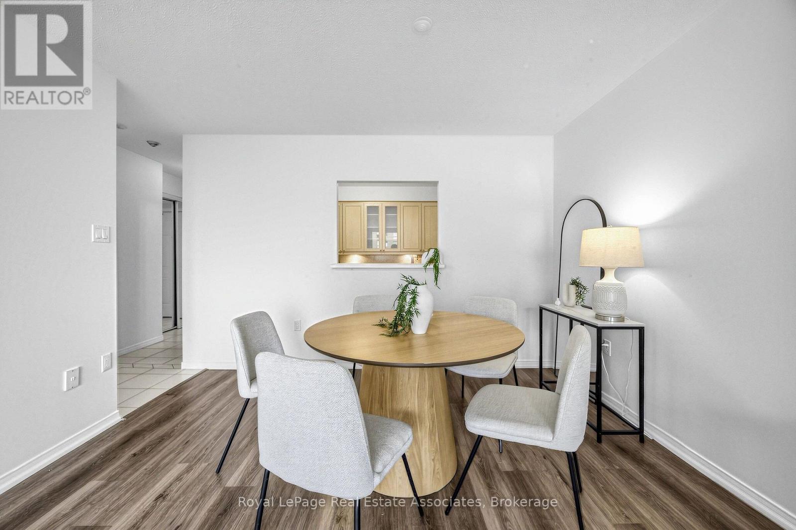 1705- 1270 Maple Crossing Boulevard, Burlington, ON photo 11