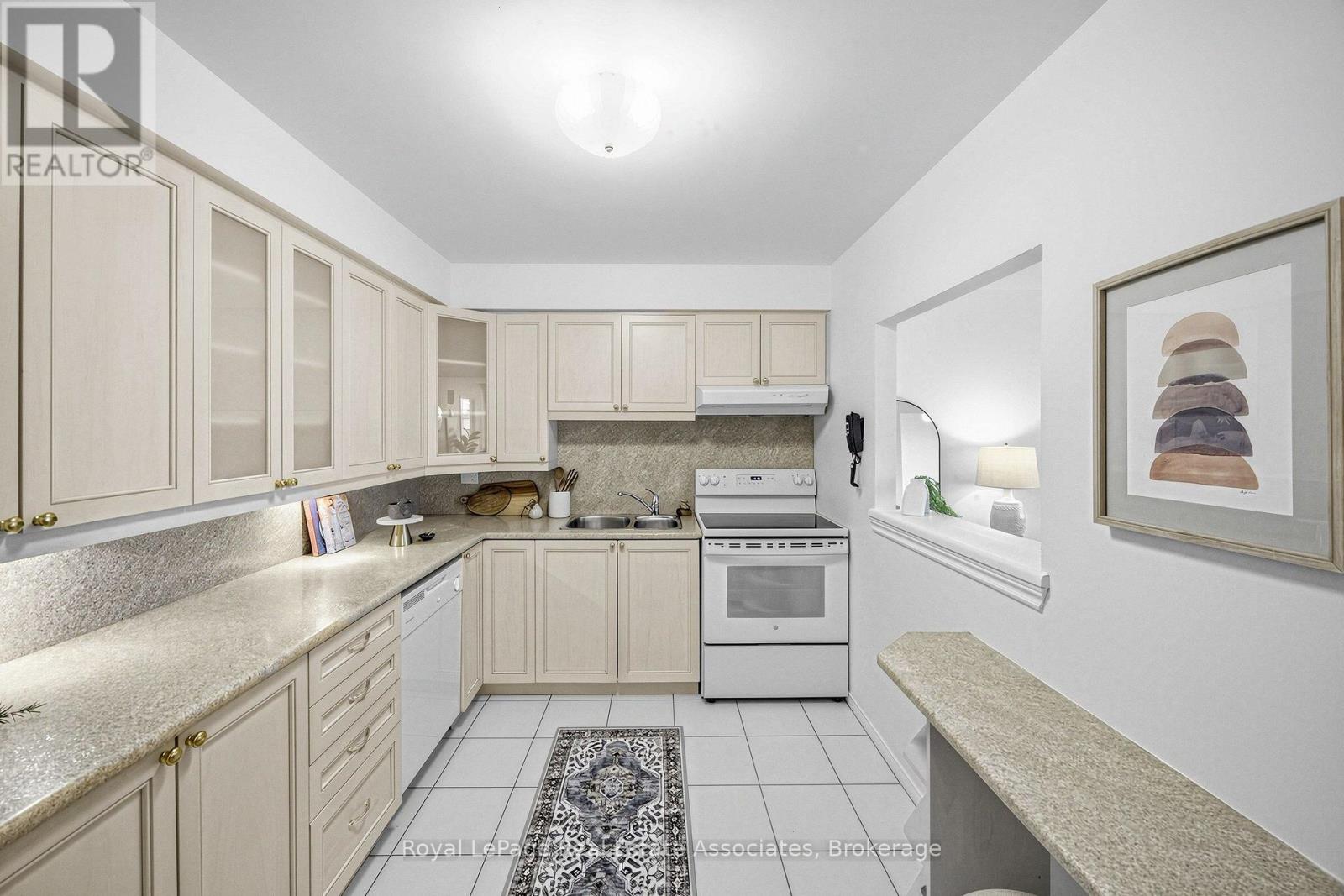 1705- 1270 Maple Crossing Boulevard, Burlington, ON photo 12