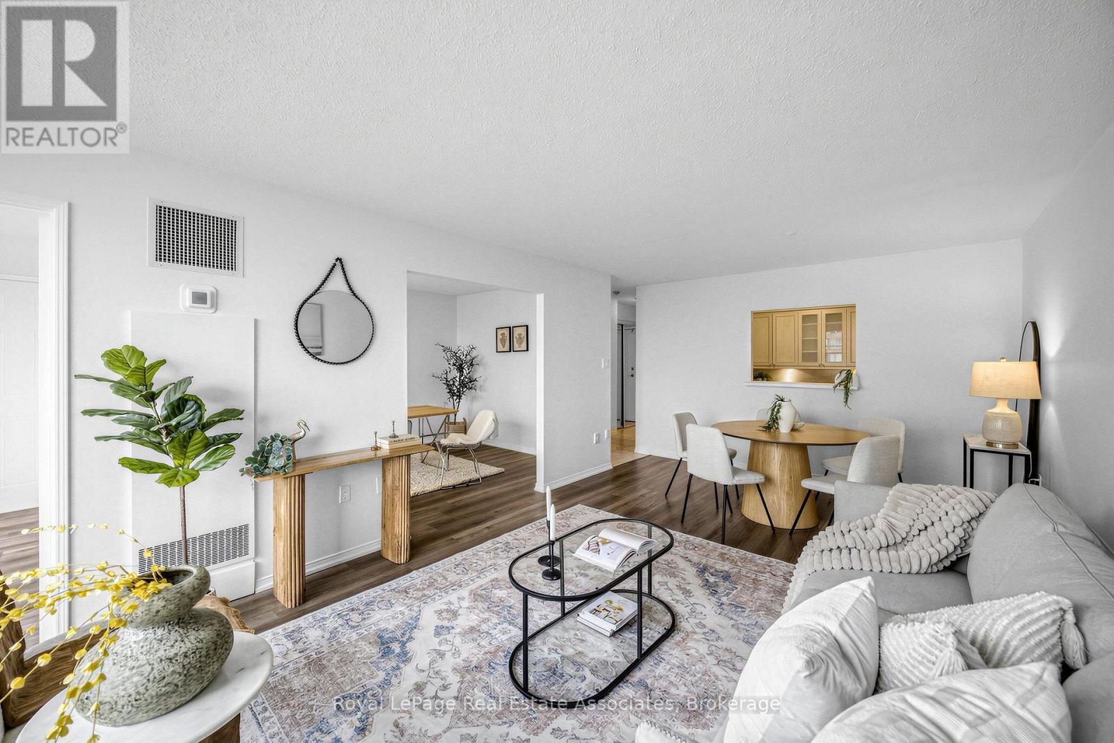1705- 1270 Maple Crossing Boulevard, Burlington, ON photo 8