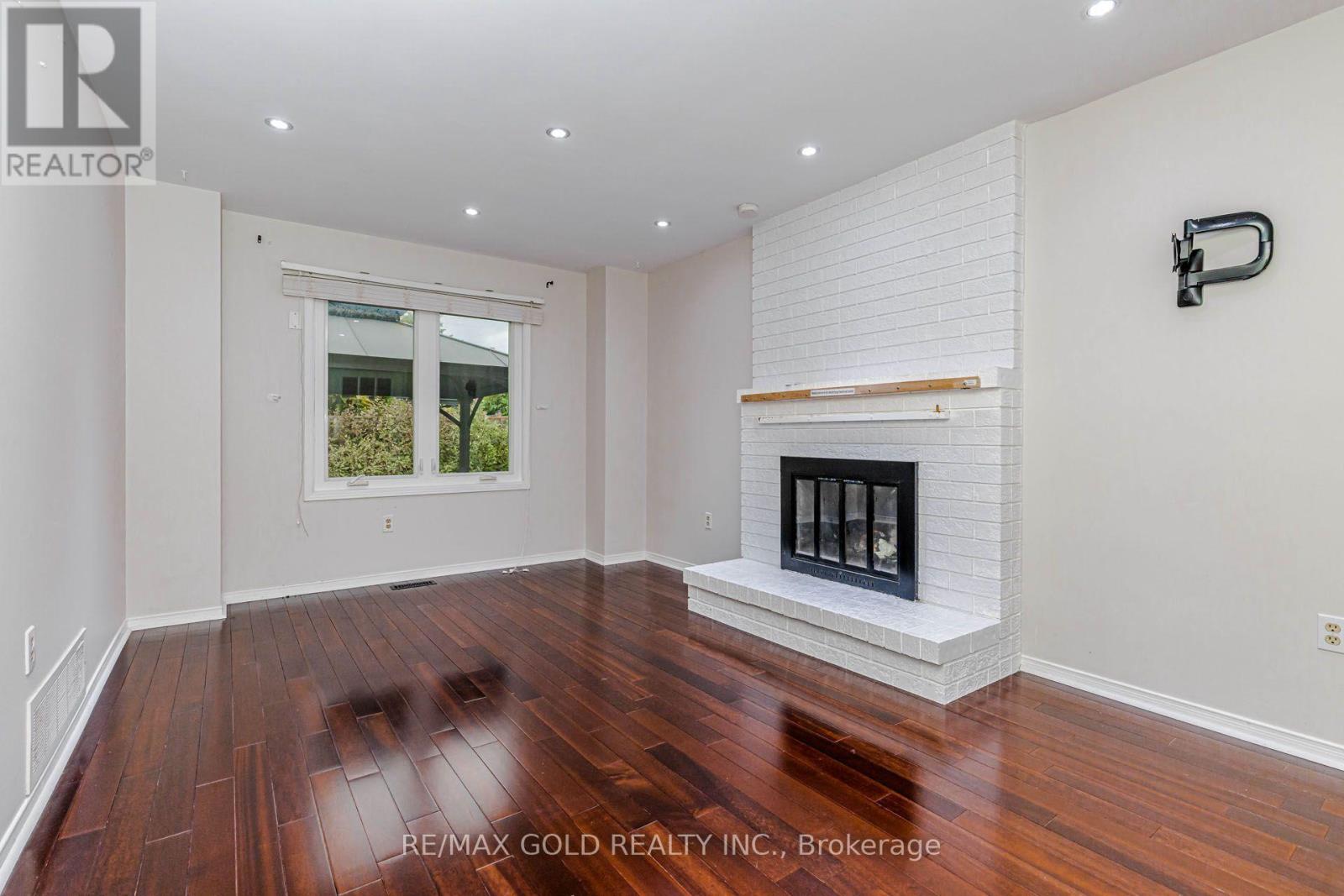 97 Hinchley Wood Grove — photo 10