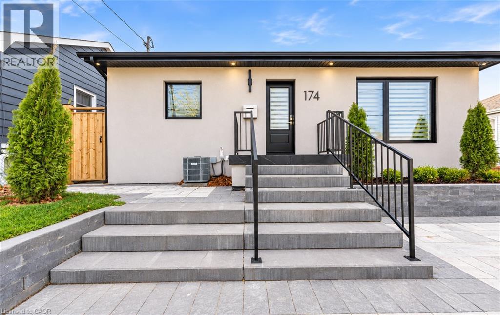 174 ROXBOROUGH Avenue Unit# Upper, Hamilton — photo 2