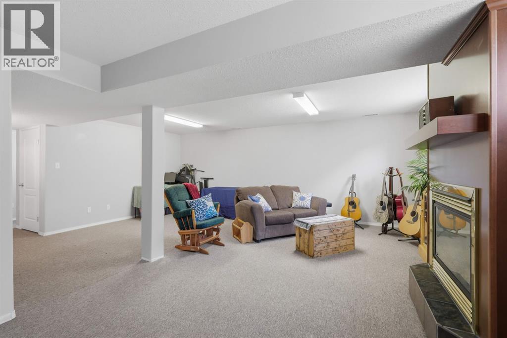 Listing photo – 5216 55 Avenue, Eckville