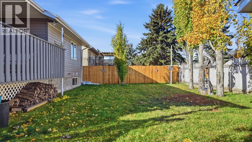 Listing photo – 5216 55 Avenue, Eckville