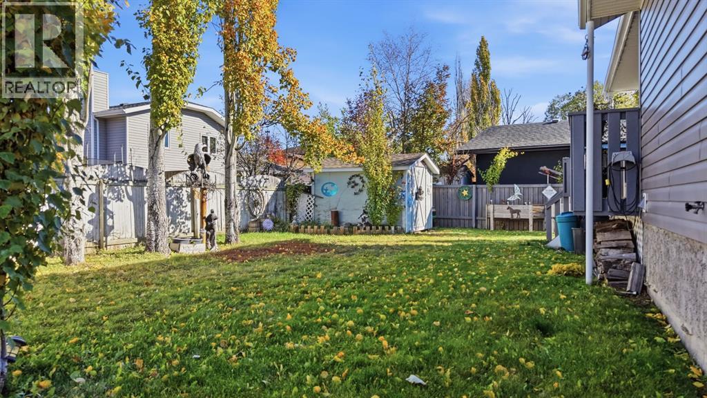 Listing photo – 5216 55 Avenue, Eckville