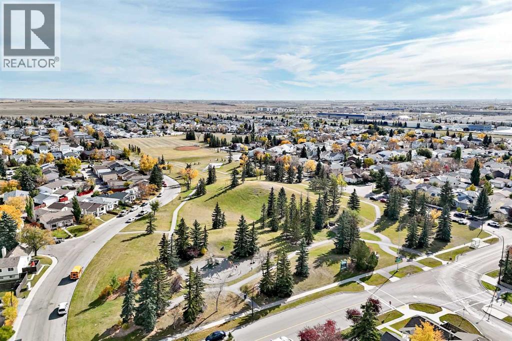 60 Erin Mount Crescent SE - photo 26